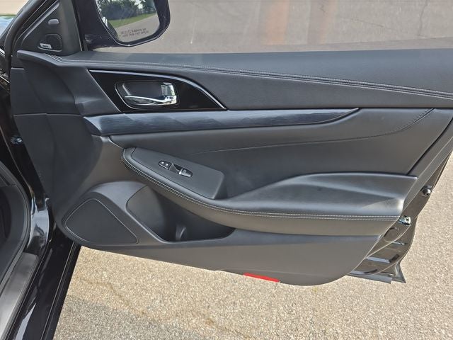 2023 Nissan Maxima Platinum