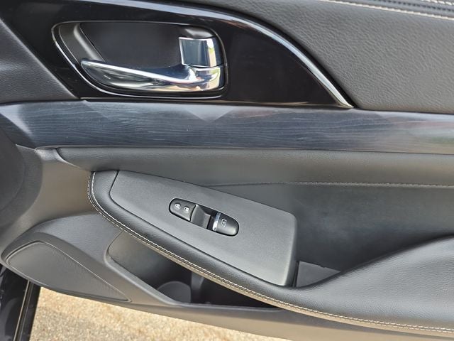 2023 Nissan Maxima Platinum