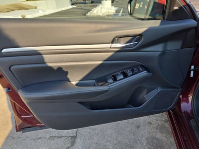 2025 Nissan Altima SL