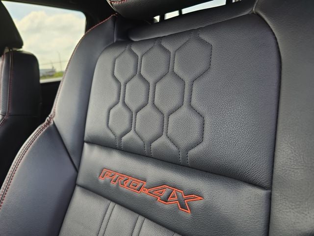 2023 Nissan Frontier PRO-4X PREMIUM