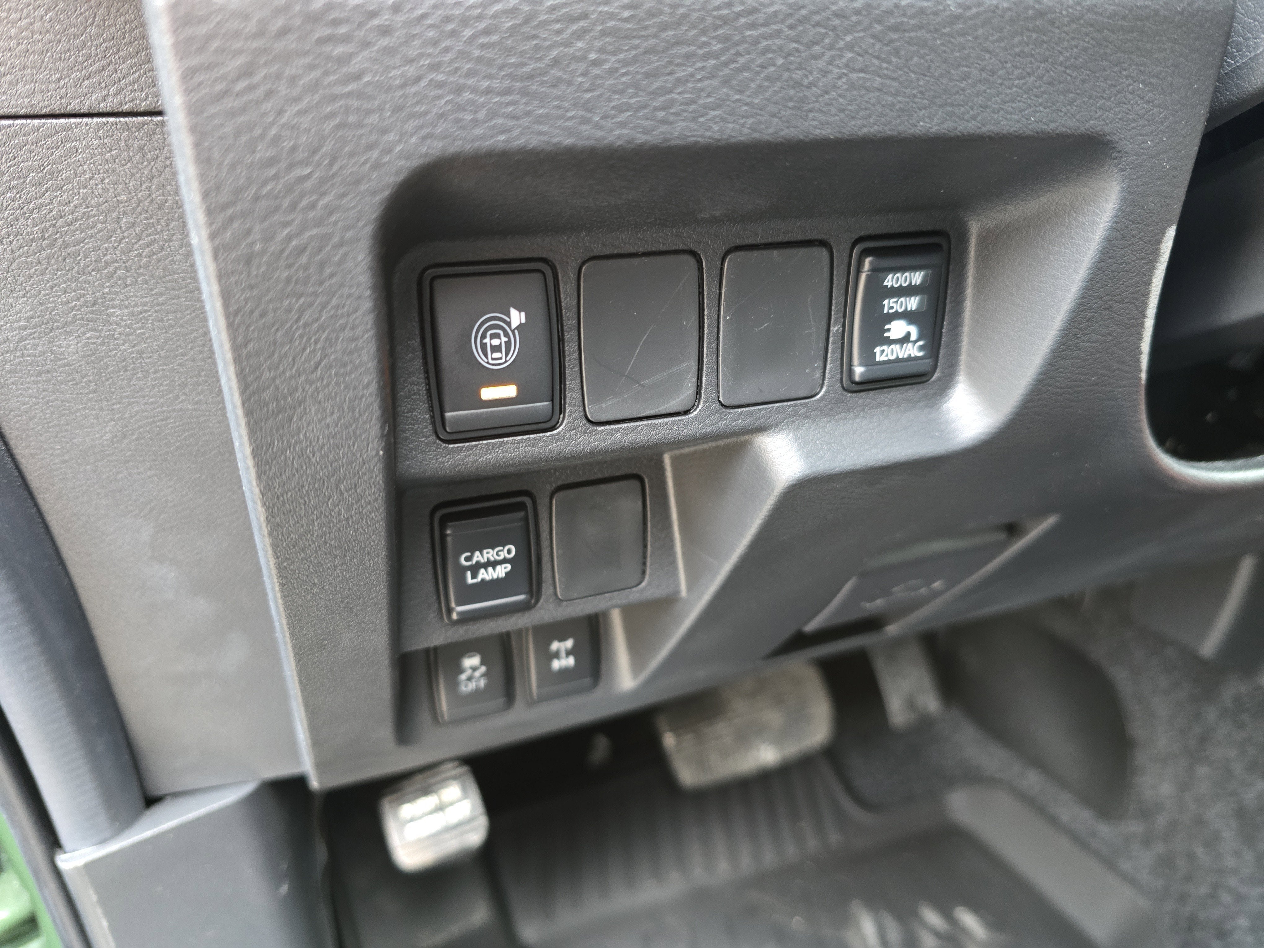 2026 Nissan Frontier PRO-4X with R Package