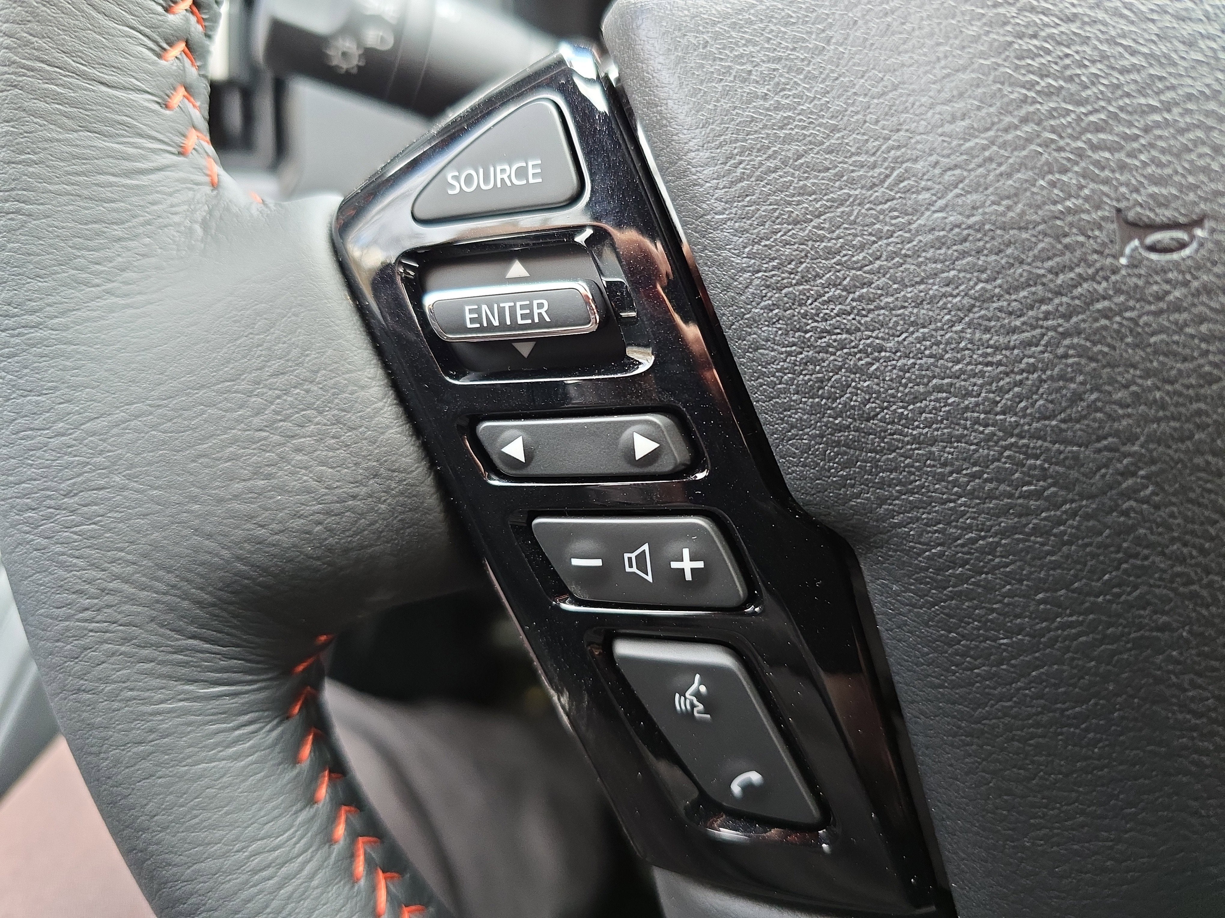 2026 Nissan Frontier PRO-4X with R Package