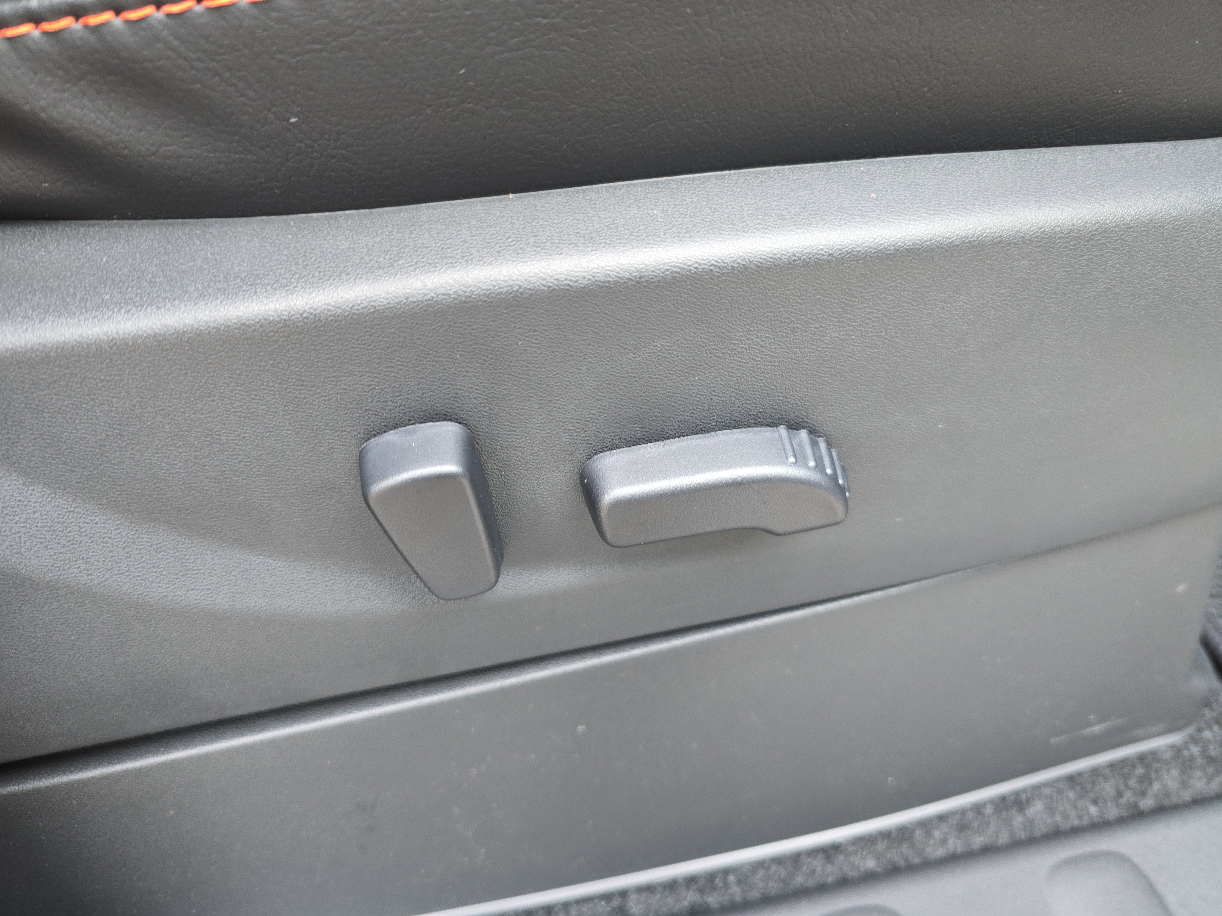 2026 Nissan Frontier PRO-4X with R Package