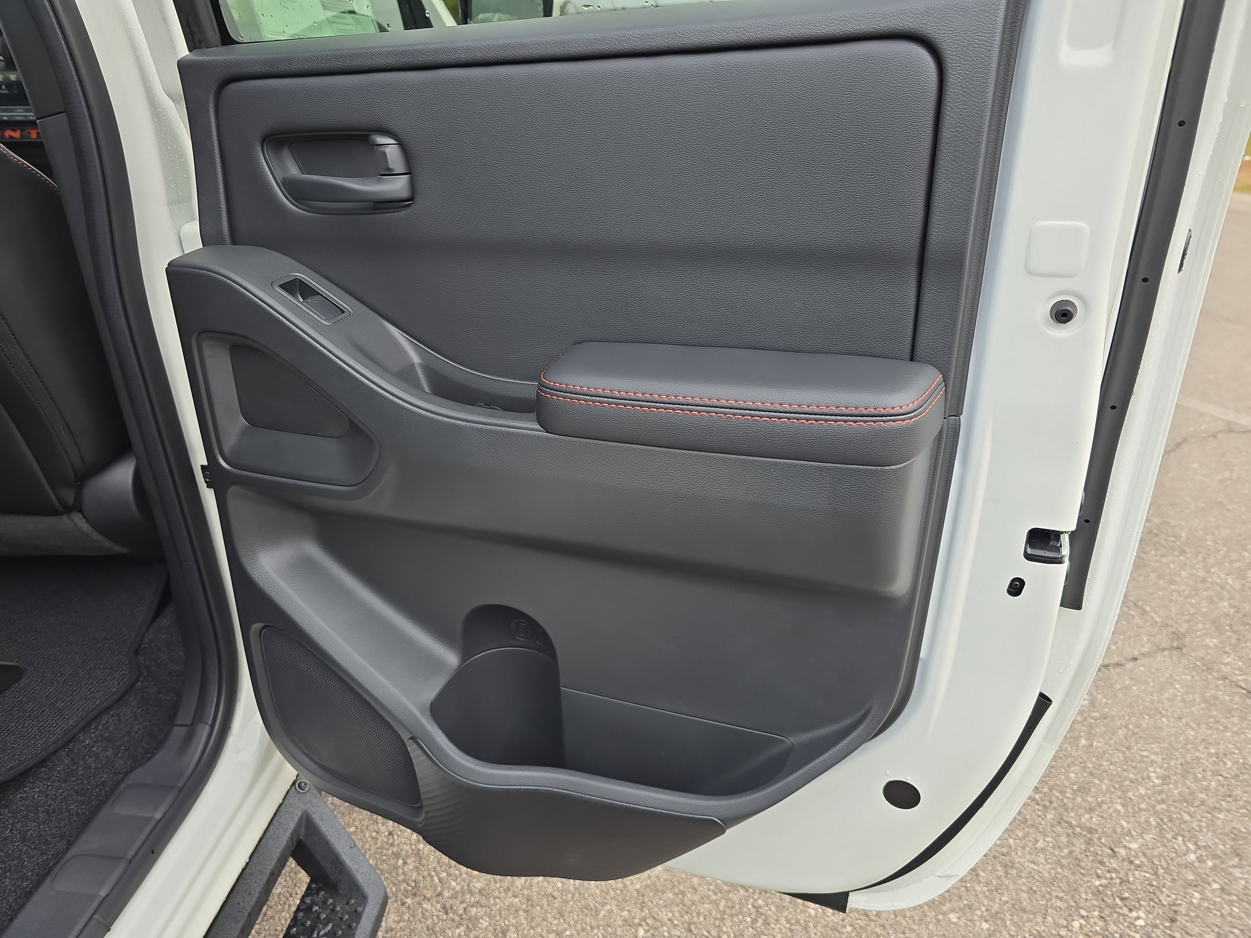 2026 Nissan Frontier PRO-4X with R Package