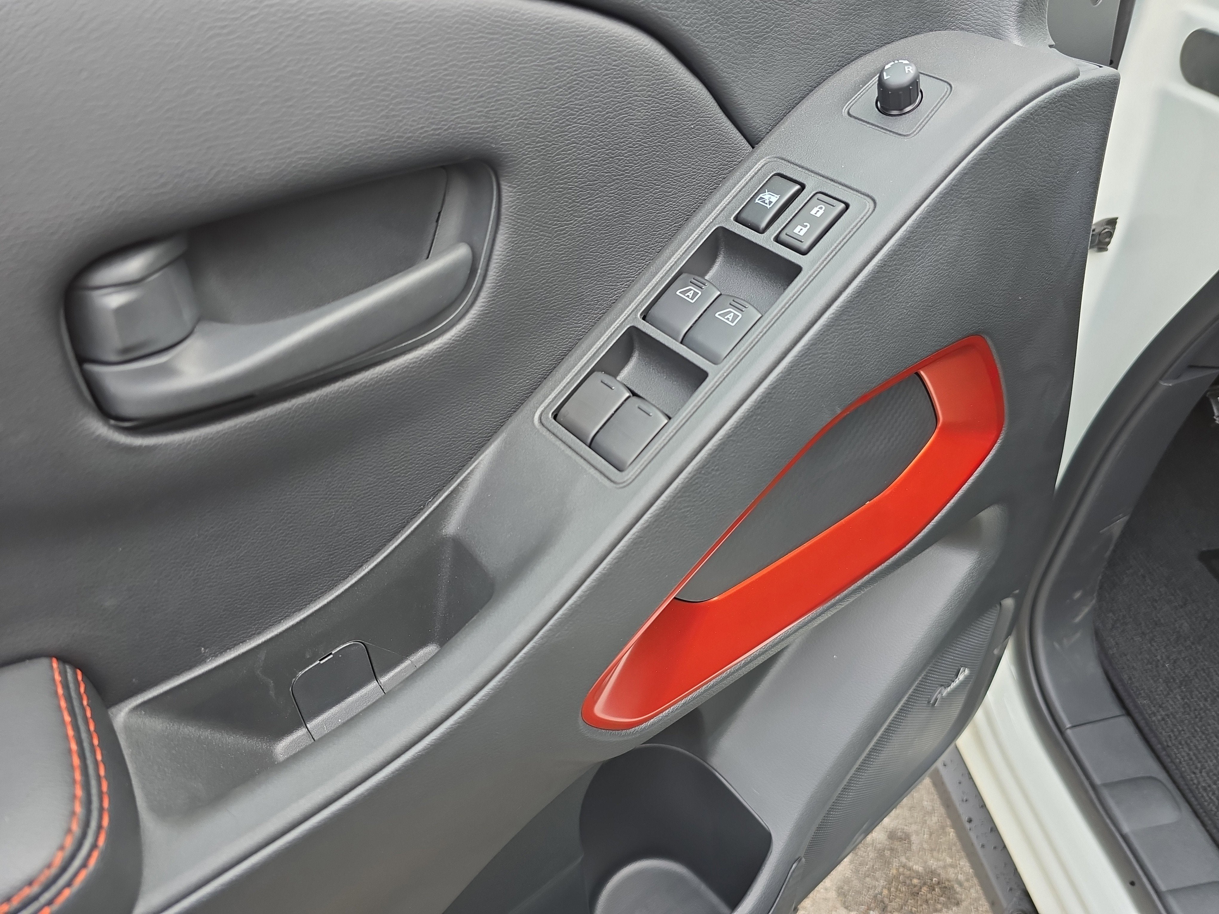 2026 Nissan Frontier PRO-4X with R Package