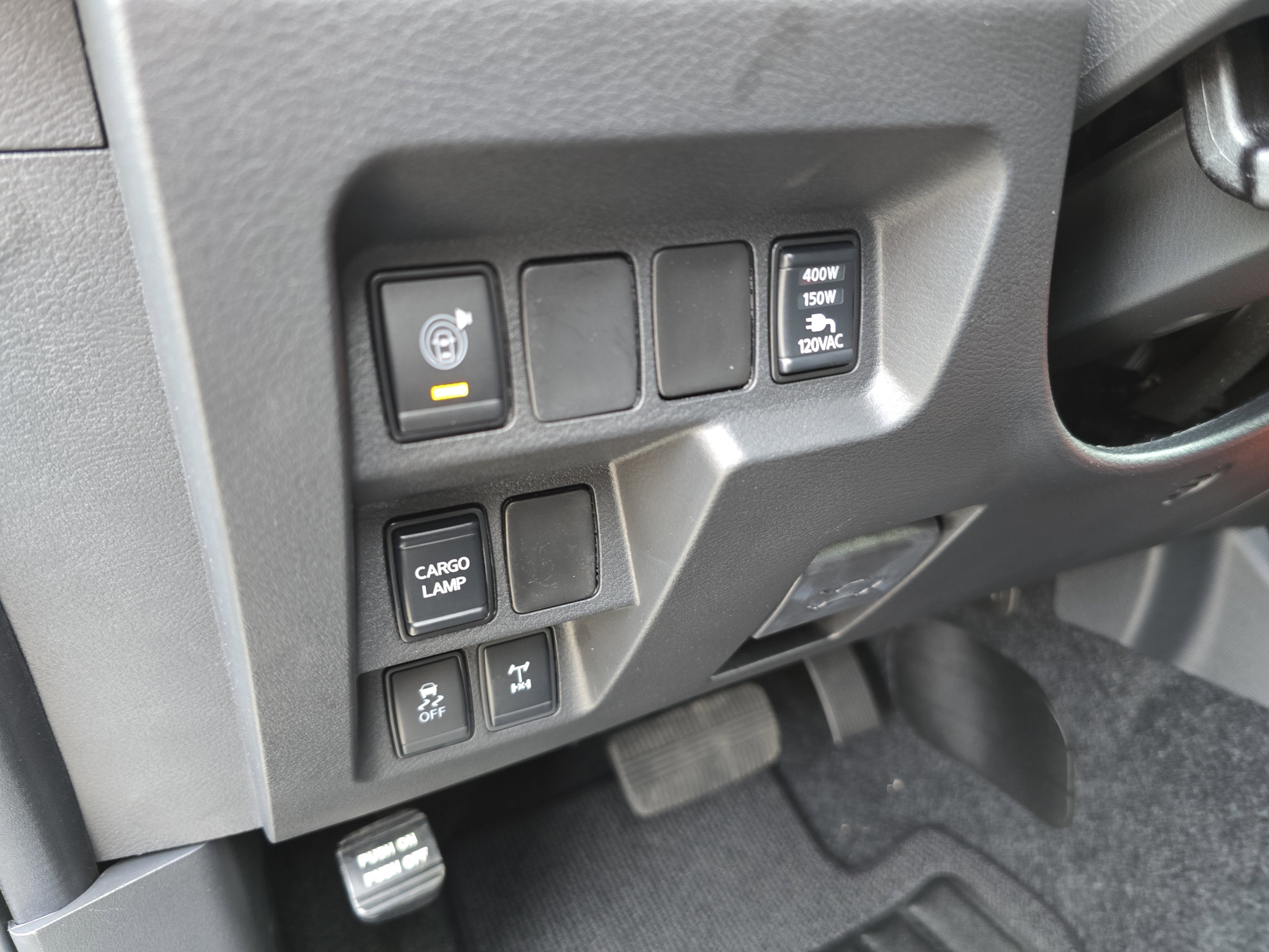 2026 Nissan Frontier PRO-4X with R Package