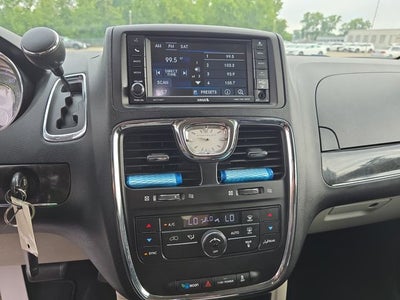 2014 Chrysler Town & Country Touring