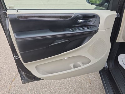 2014 Chrysler Town & Country Touring