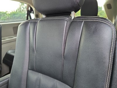2014 Chrysler Town & Country Touring