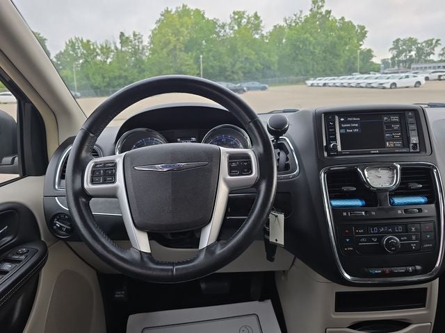 2014 Chrysler Town & Country Touring