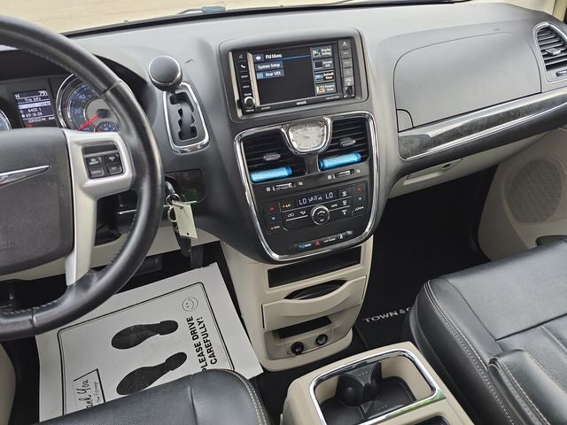 2014 Chrysler Town & Country Touring