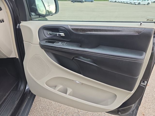 2014 Chrysler Town & Country Touring