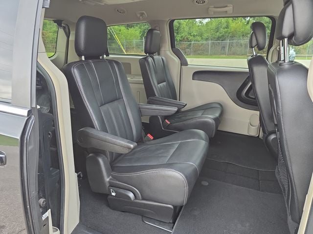 2014 Chrysler Town & Country Touring