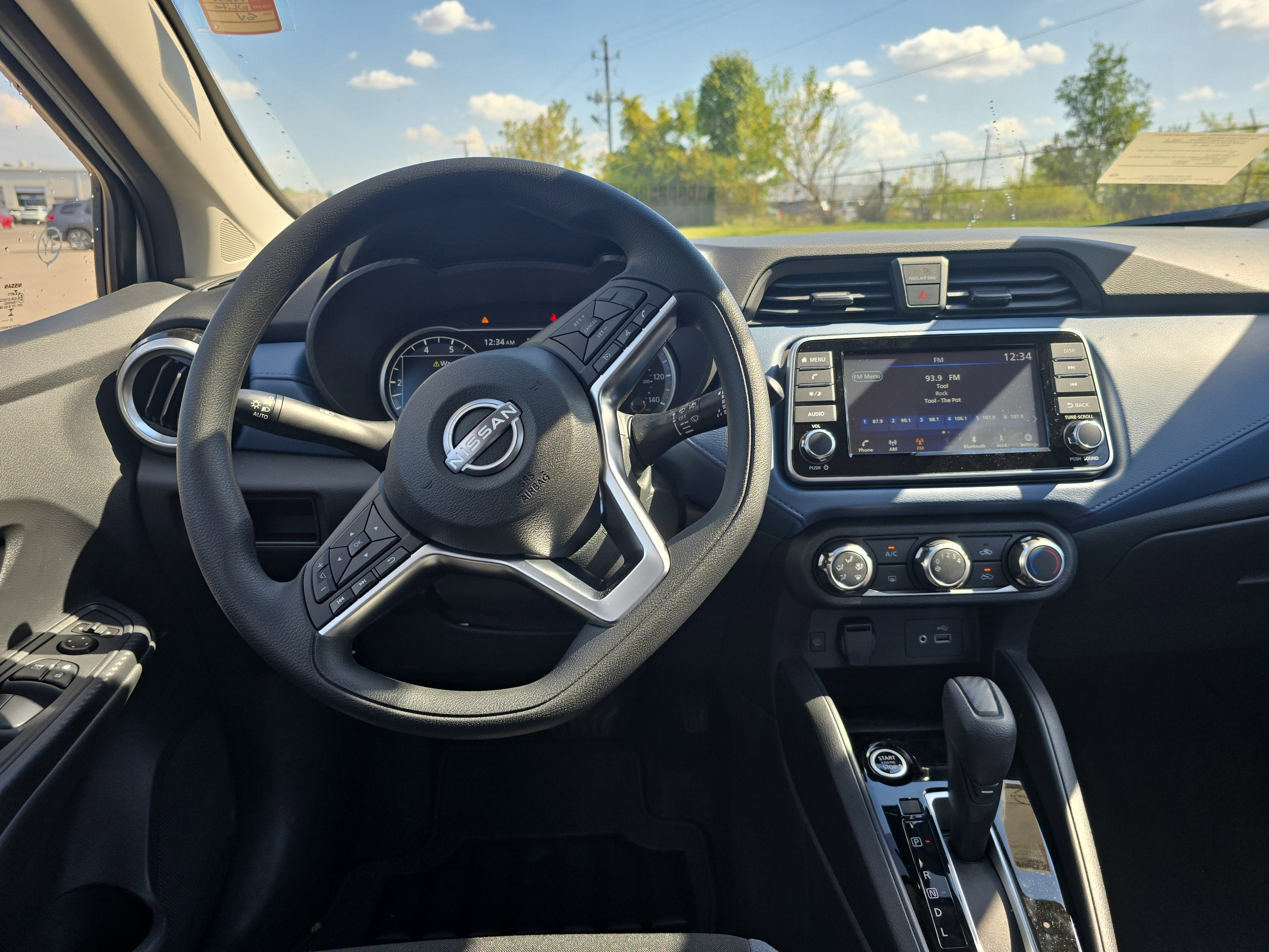 2025 Nissan Versa SV