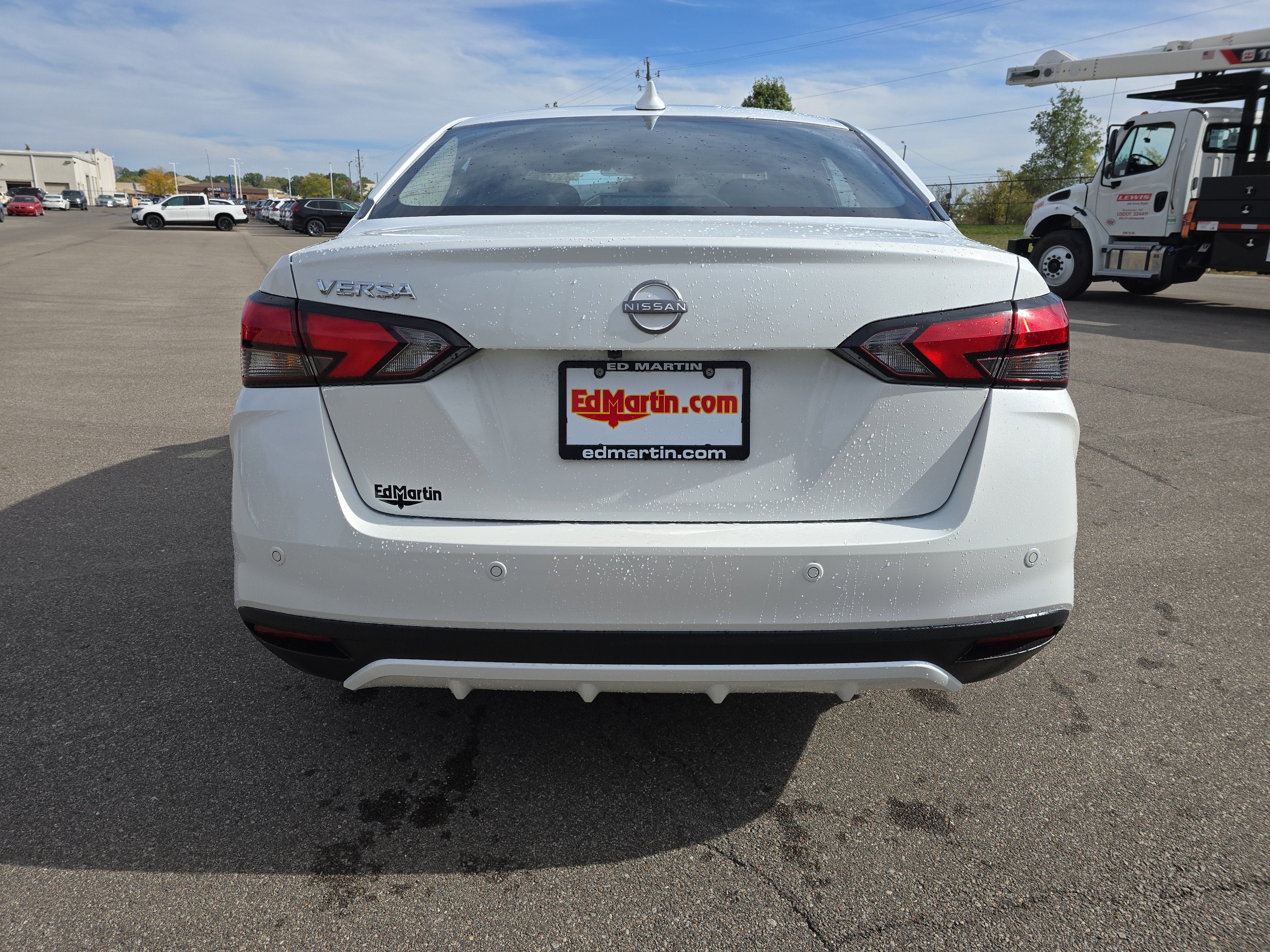 2025 Nissan Versa SV