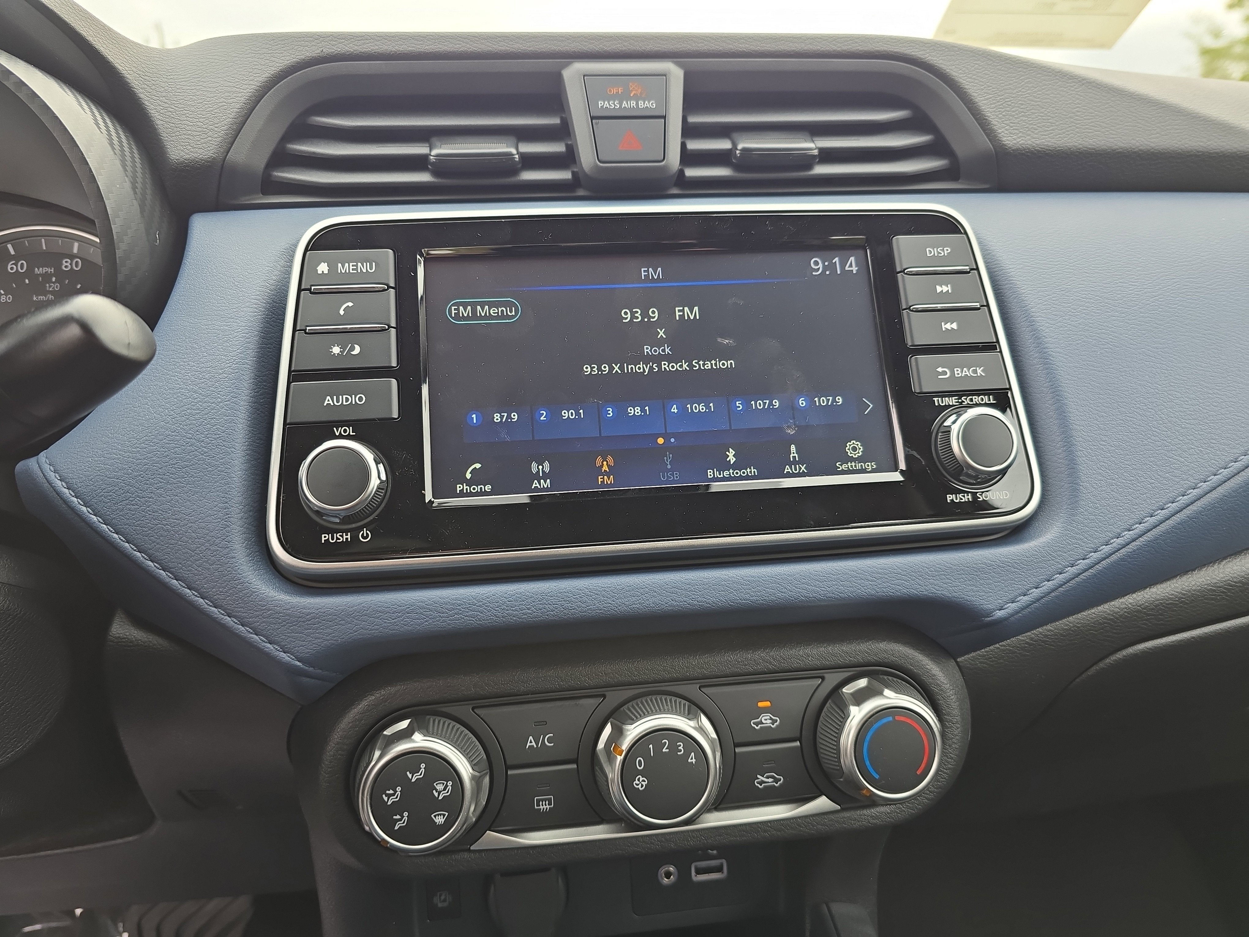 2025 Nissan Versa SV