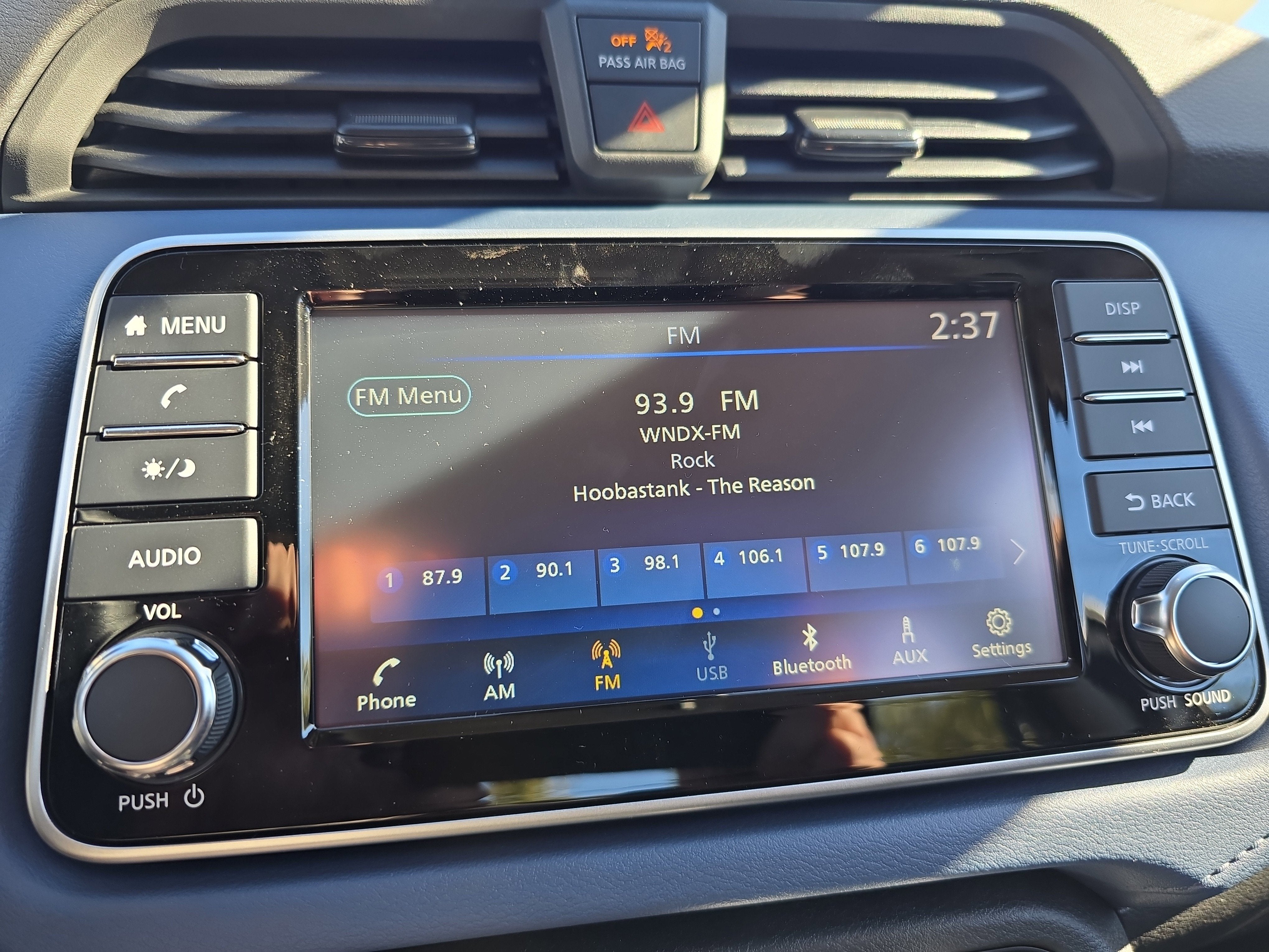 2025 Nissan Versa SV