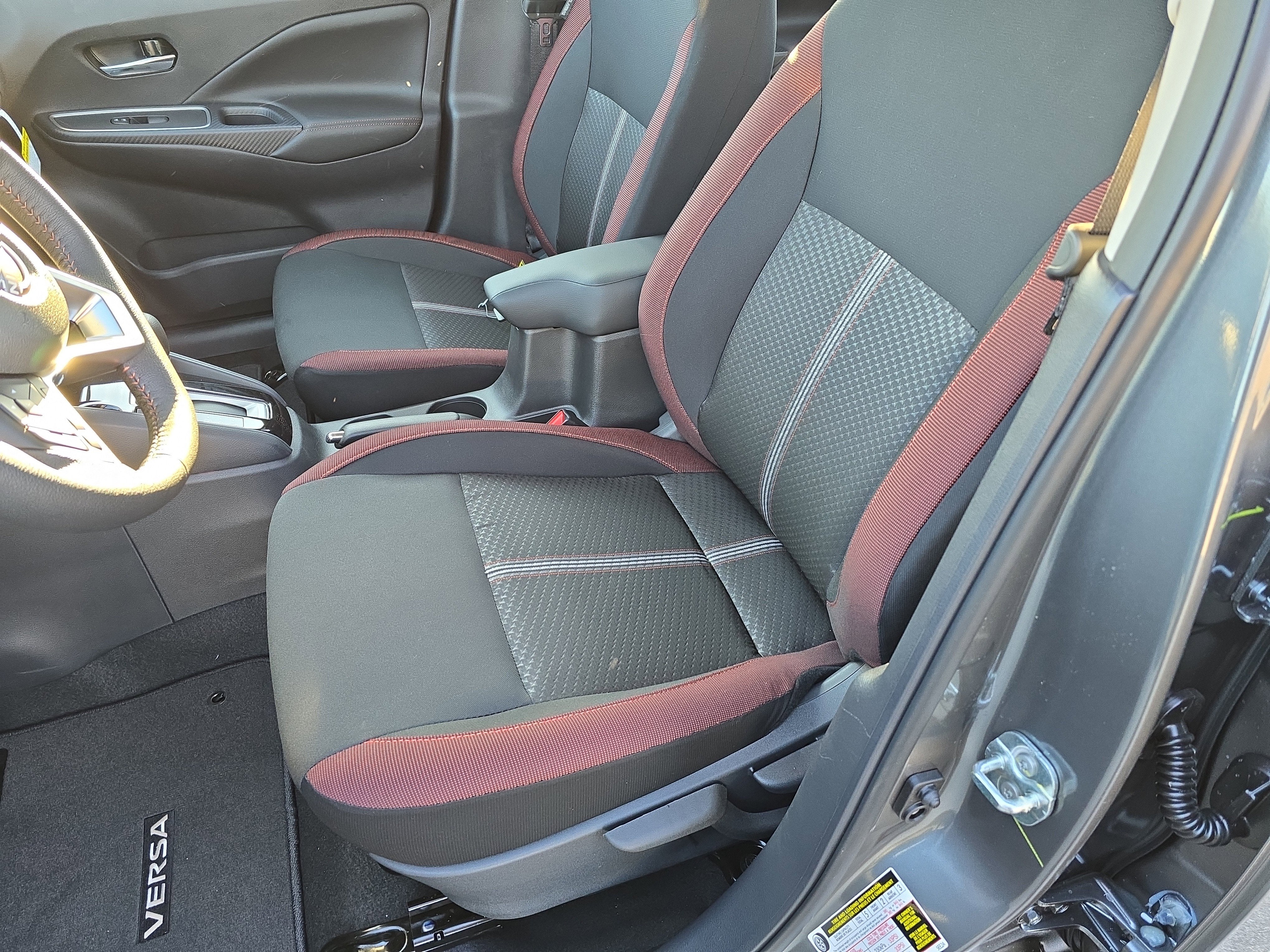 2025 Nissan Versa SR