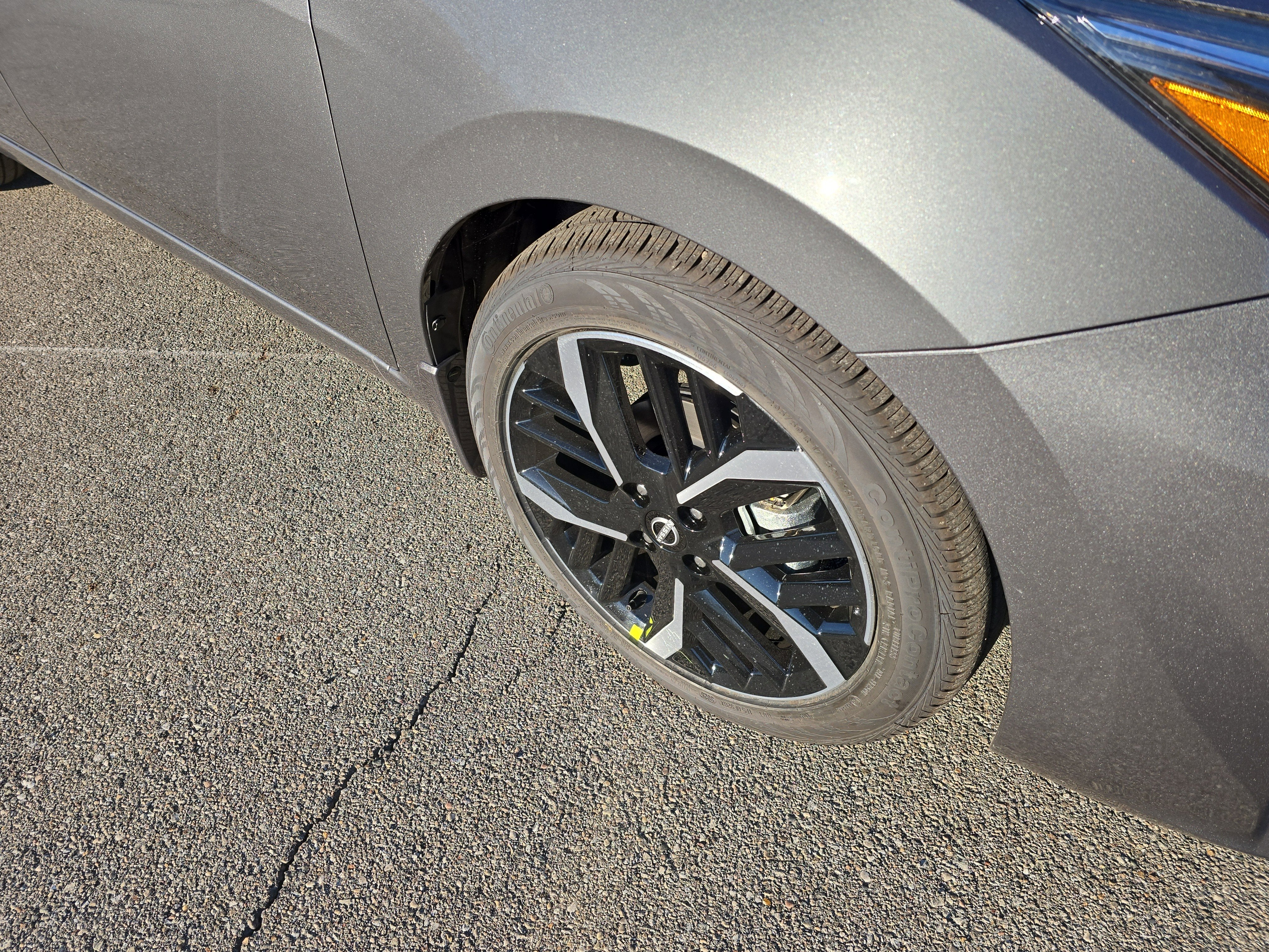 2025 Nissan Versa SR