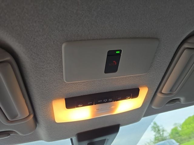 2022 Nissan Kicks SR