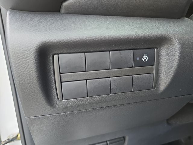 2022 Nissan Kicks SR
