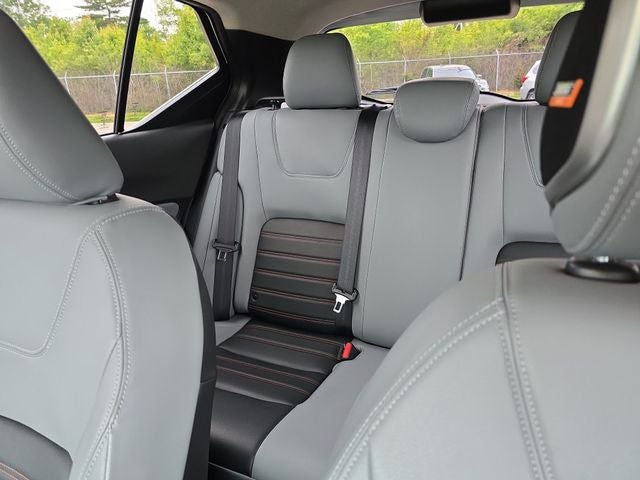 2022 Nissan Kicks SR
