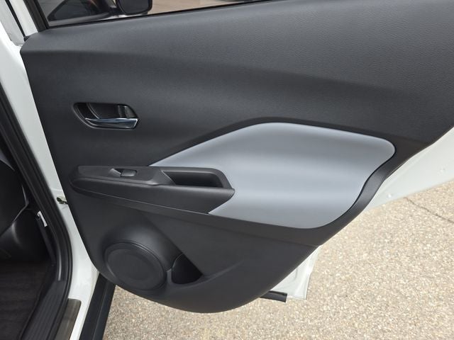 2022 Nissan Kicks SR