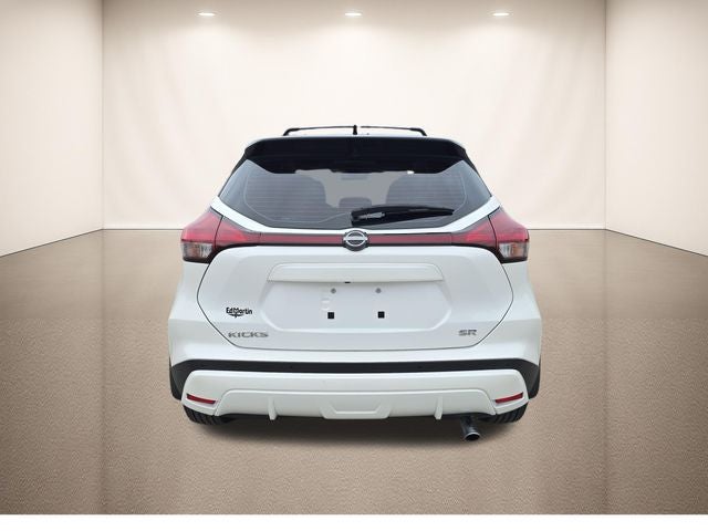 2022 Nissan Kicks SR