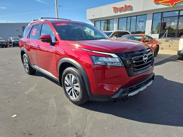 2025 Nissan Pathfinder SL