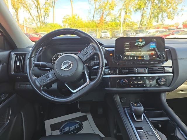 2025 Nissan Pathfinder SL