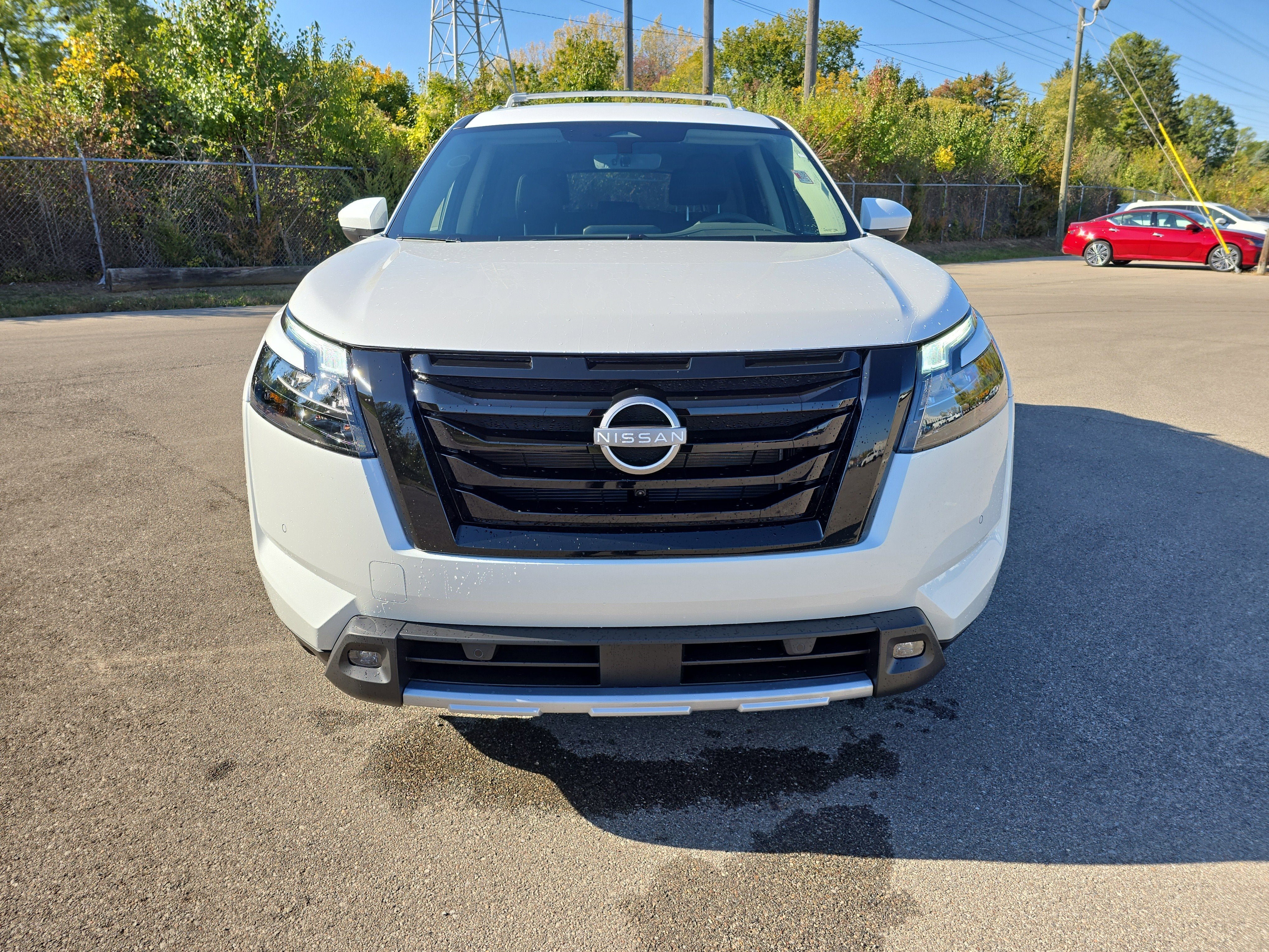 2025 Nissan Pathfinder SL