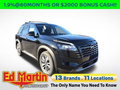 2026 Nissan Pathfinder SL