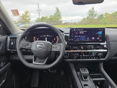 2026 Nissan Pathfinder SL