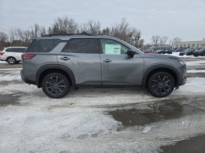 2026 Nissan Pathfinder SL