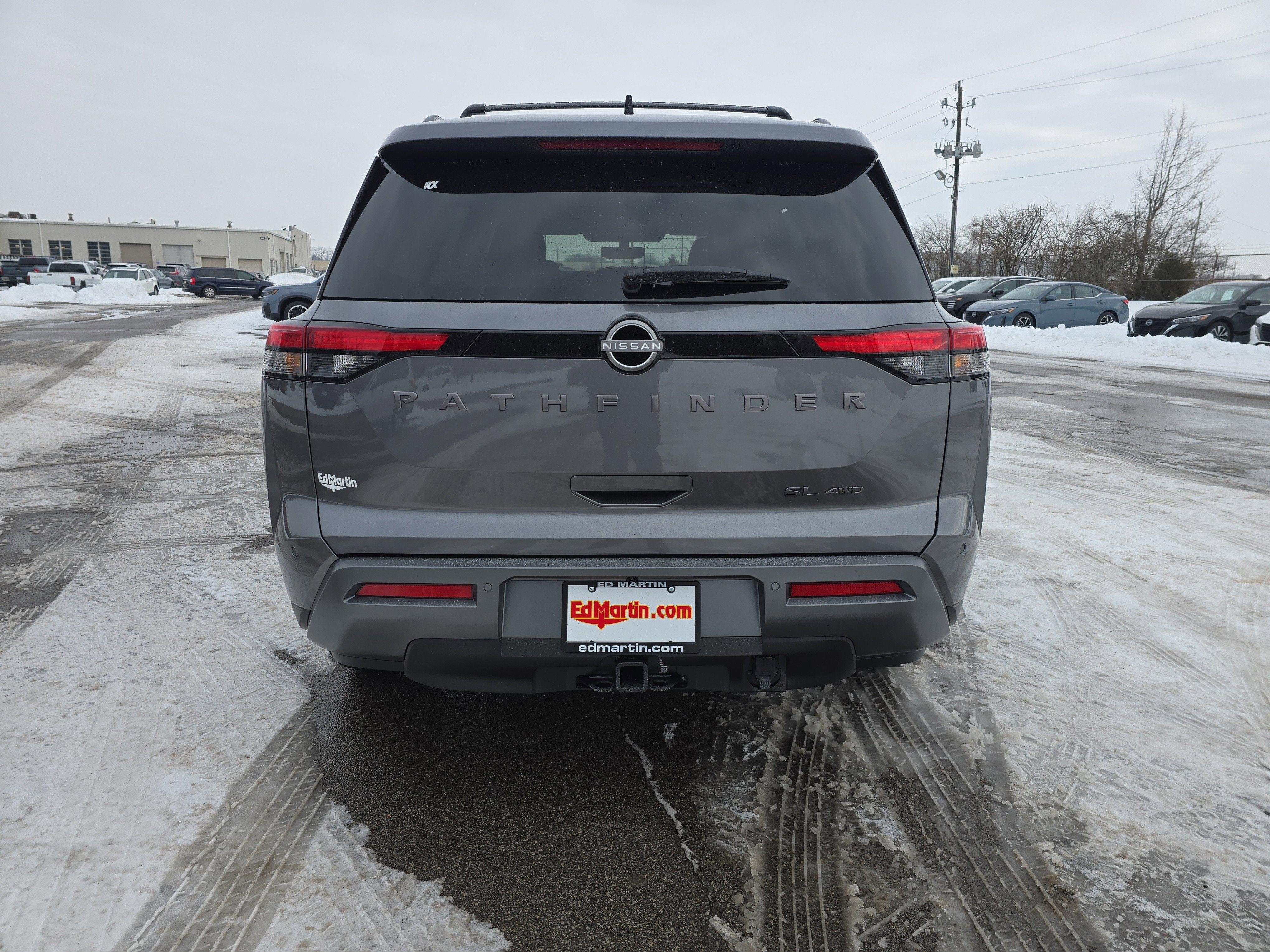 2026 Nissan Pathfinder SL