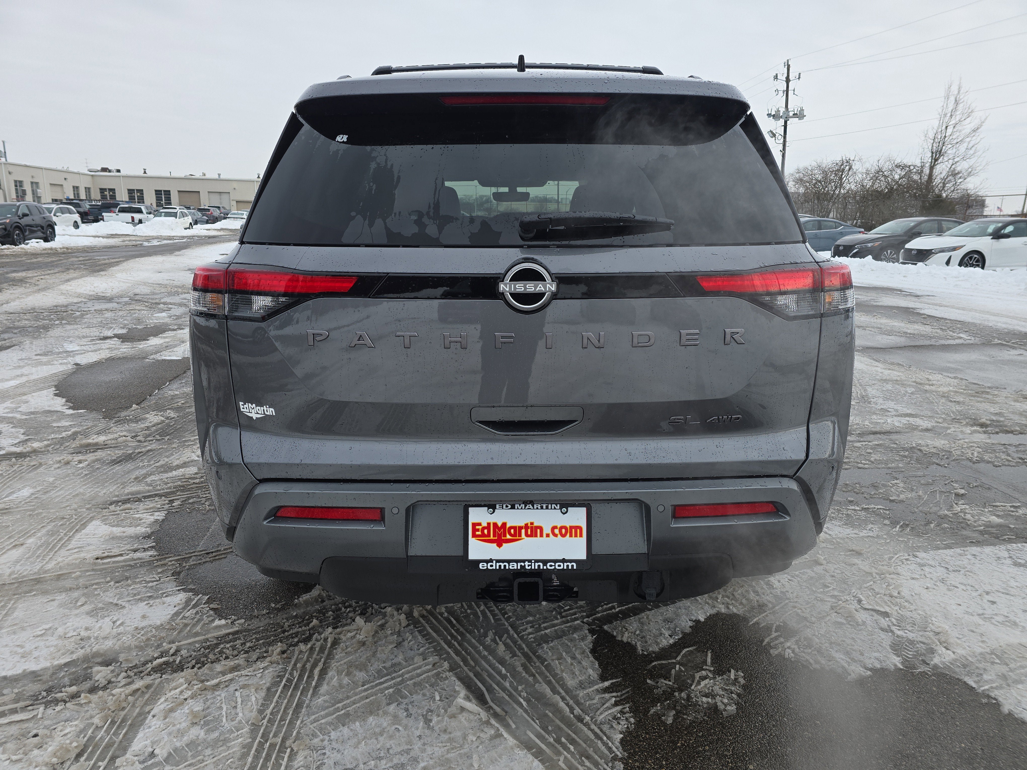 2026 Nissan Pathfinder SL