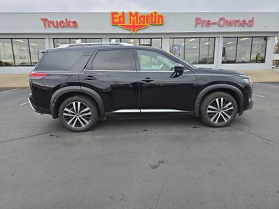 2024 Nissan Pathfinder Platinum