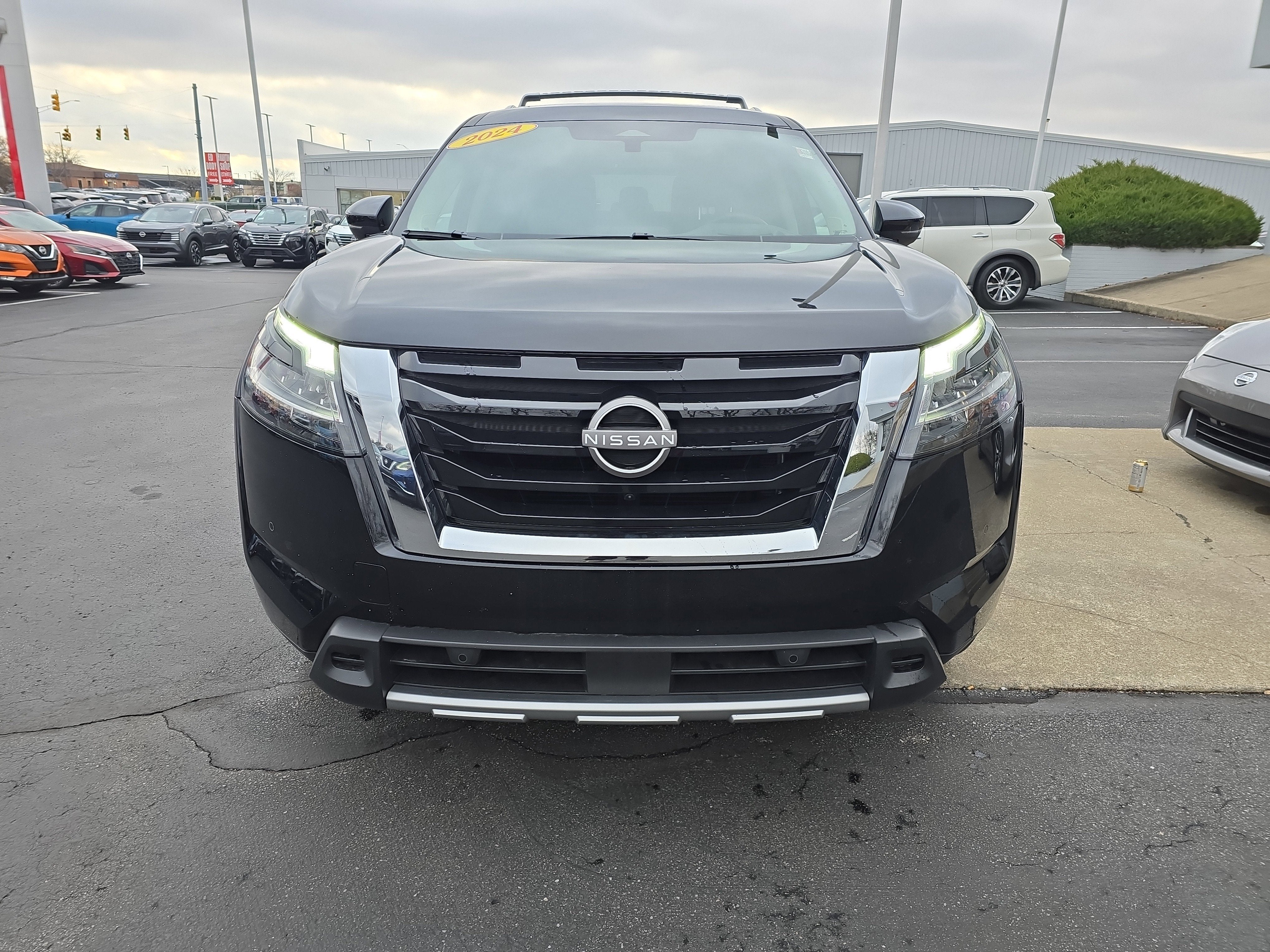 2024 Nissan Pathfinder Platinum