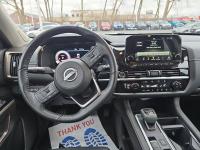 2024 Nissan Pathfinder Platinum