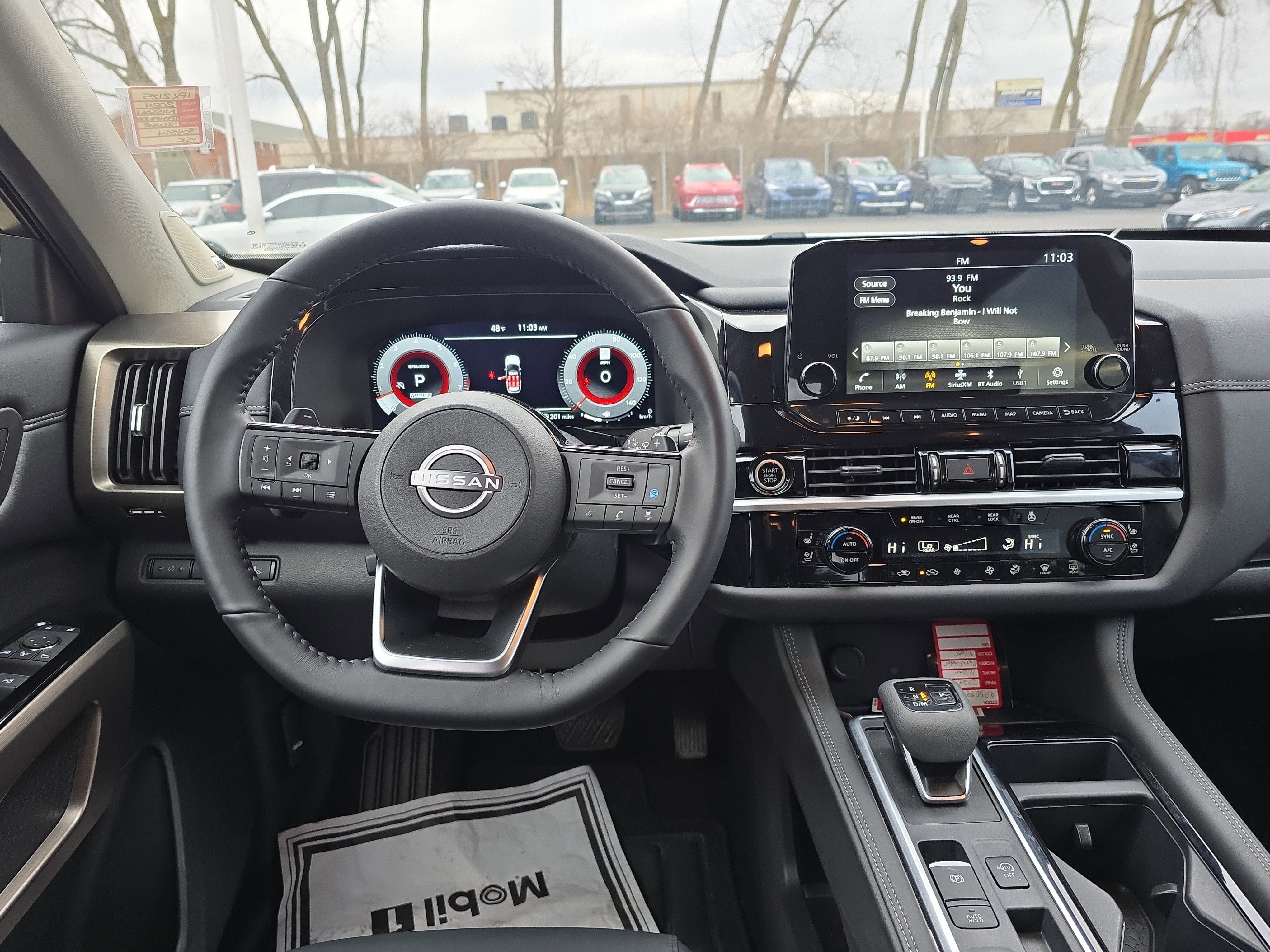 2024 Nissan Pathfinder Platinum