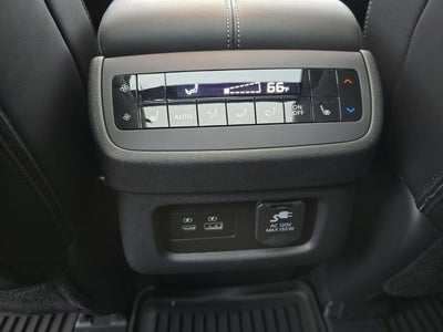 2025 Nissan Pathfinder Platinum