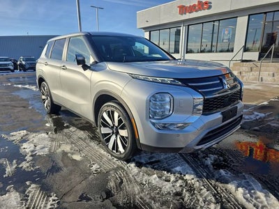 2025 Mitsubishi Outlander SE