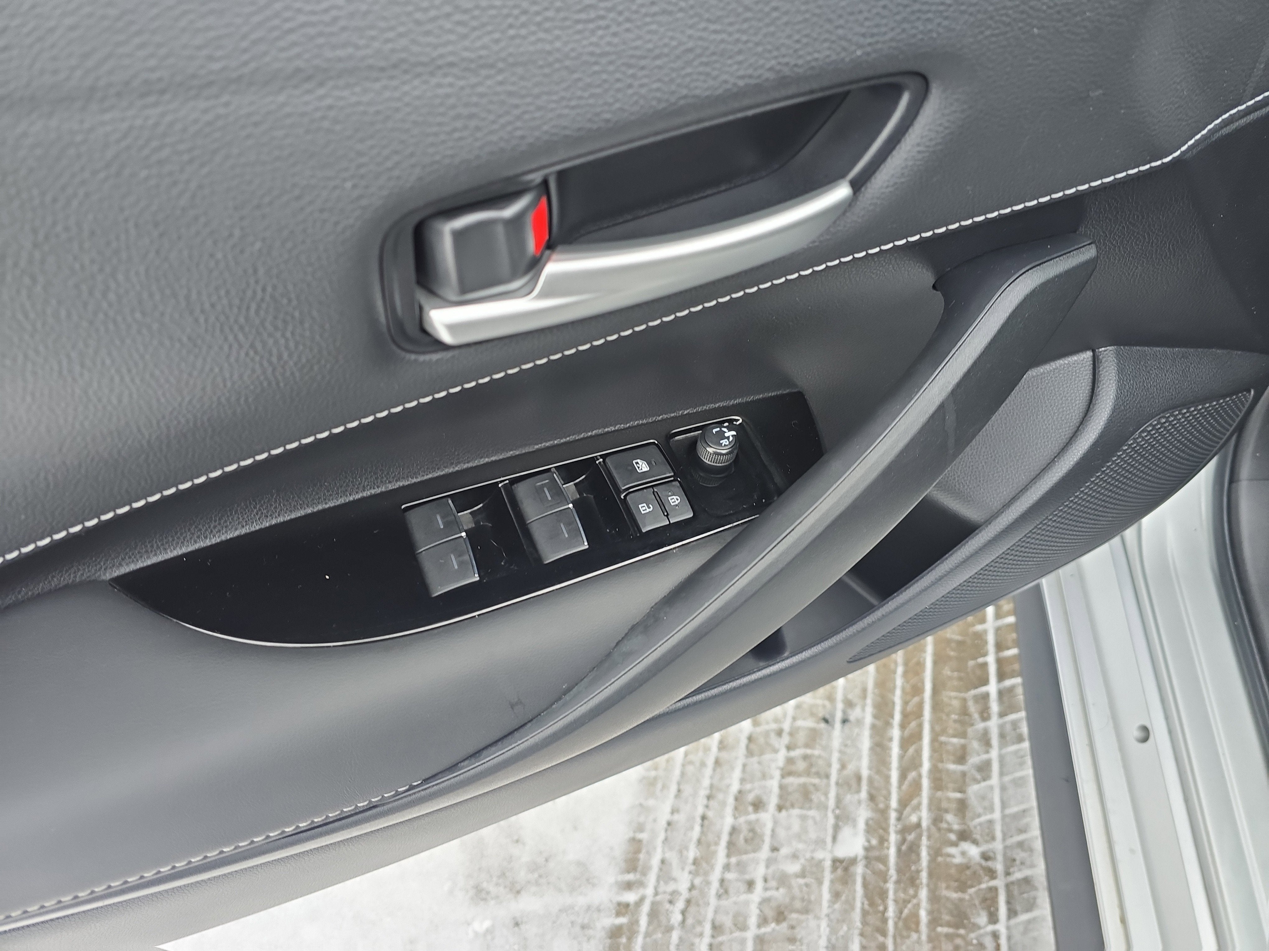 2022 Toyota Corolla Hatchback SE Nightshade Edition