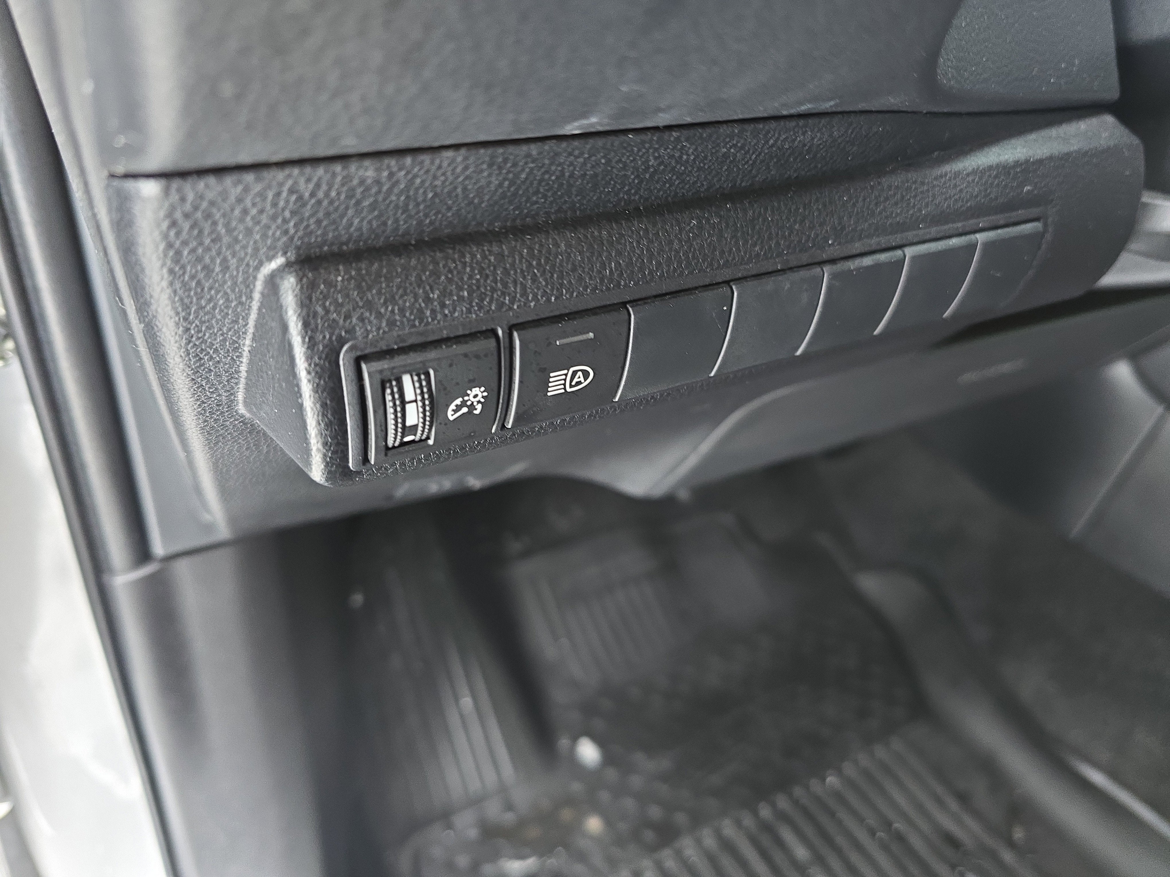 2022 Toyota Corolla Hatchback SE Nightshade Edition