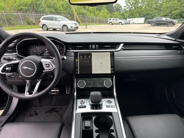 2024 Jaguar XF R-Dynamic SE