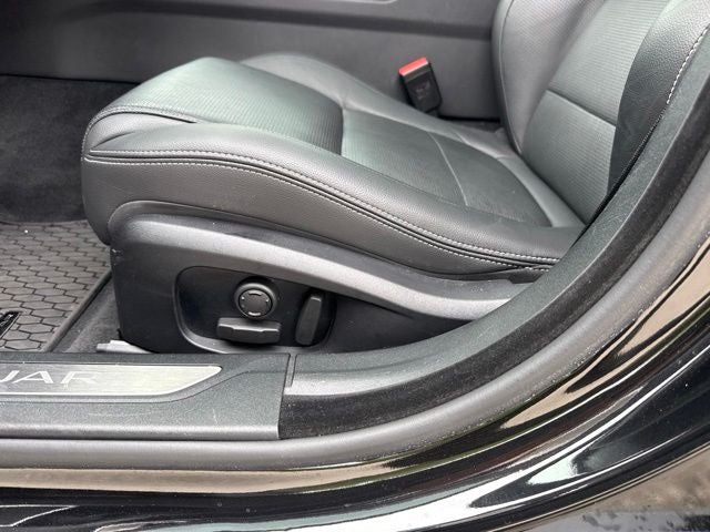 2024 Jaguar XF R-Dynamic SE