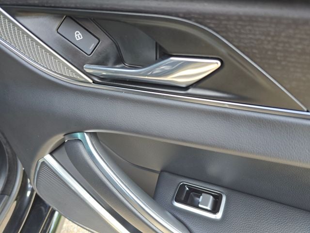 2024 Jaguar XF R-Dynamic SE