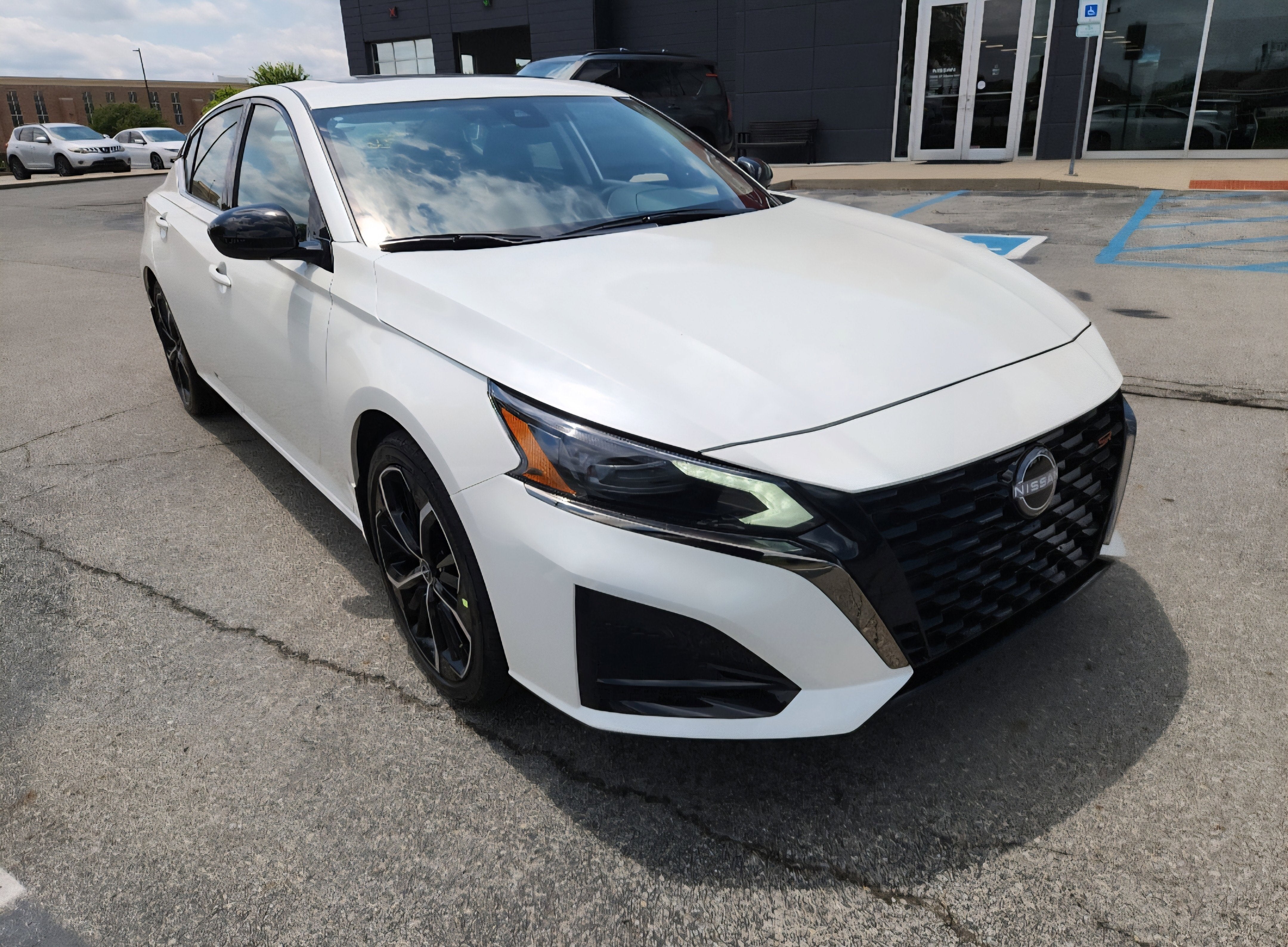 2025 Nissan Altima SR