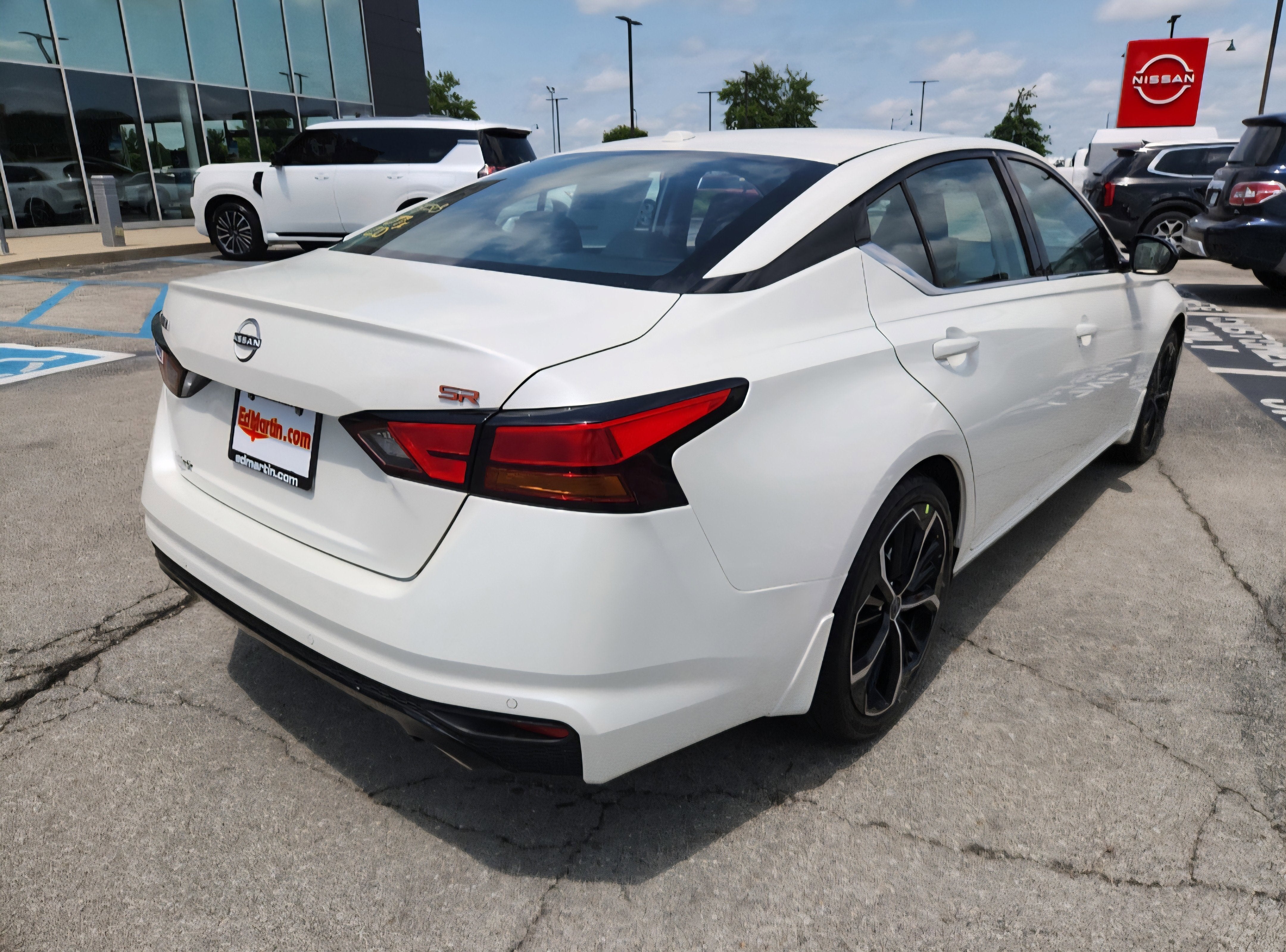 2025 Nissan Altima SR