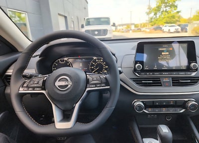 2025 Nissan Altima SR